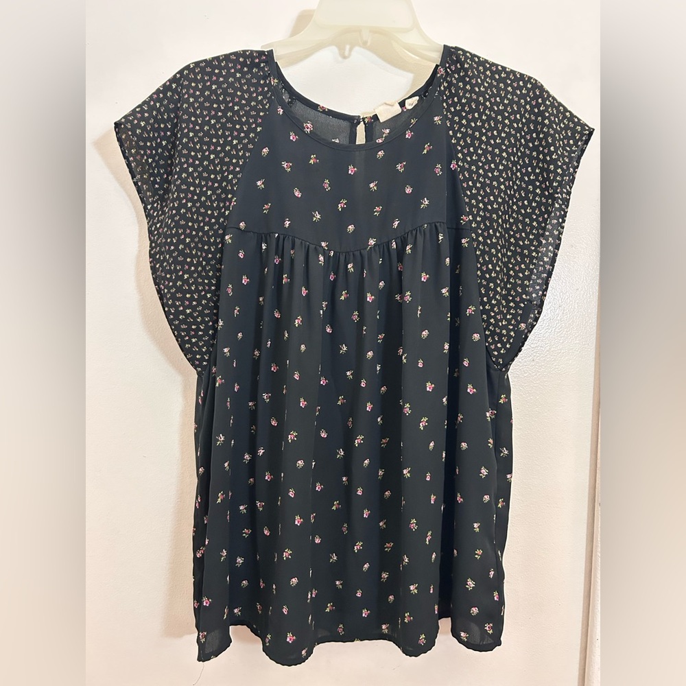 GAP Babydoll Blouse Scoop Neck Short Sleeve Ruffle Black Floral Womens Large